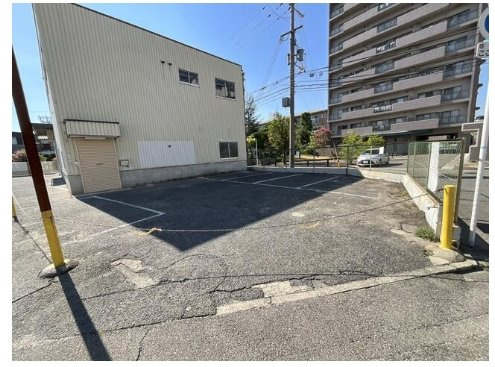 鳳東町7丁目倉庫の外観