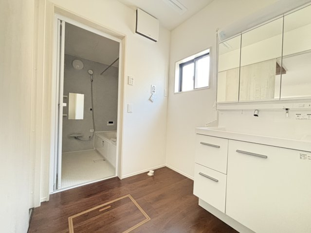 遠賀郡遠賀町松の本3丁目1期の独立洗面台