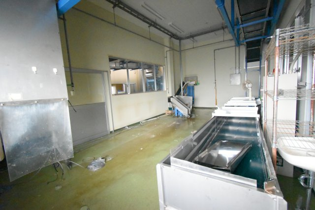 高崎新保売り事務所のキッチン|１F作業場横の休憩室