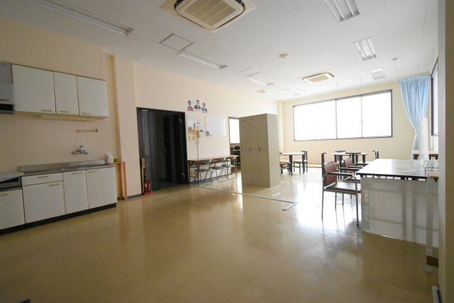 高崎新保売り事務所の居間・リビング|２F事務所部分