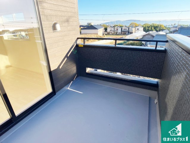 明石市松江　新築一戸建てのバルコニー|ワイドバルコニーは洗濯物を干すスペースが広いのでご家族が多くても安心！