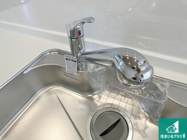 明石市松江　新築一戸建ての設備|浄水器を内蔵！炊飯時、お茶を作る時に安心してお水を使えます！お湯と冷水、浄水と原水、シャワーの切替えもワンタッチです！