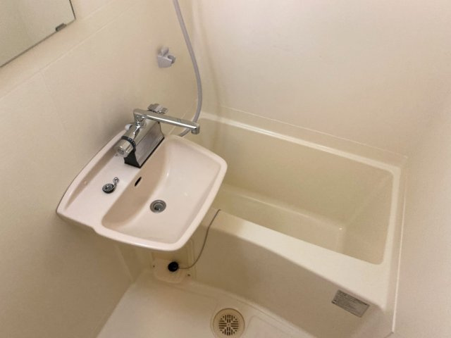 レオパレスＡＫＡＹＡＭＡの浴室