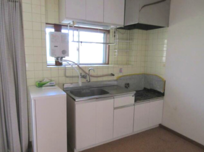 ベルメゾン用賀　バストイレ別　最上階　3面採光のキッチン