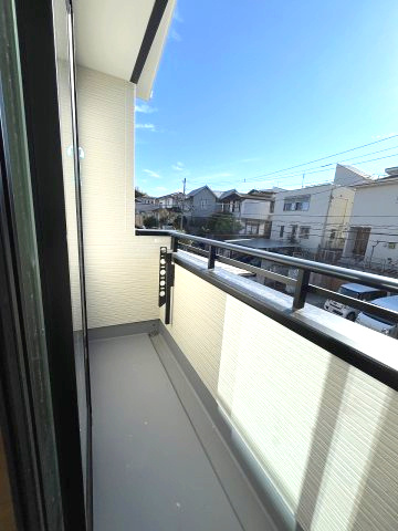 【バルコニー】 | 春日市小倉4丁目1期　2号棟（全2棟）【仲介手数料無料・0円】 | 施工例。施工例は完成時と異なる場合があります。
