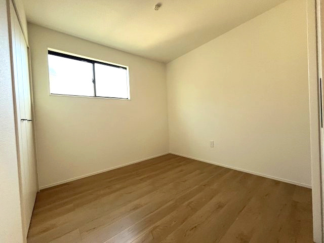 【子供部屋】 | 春日市小倉4丁目1期　2号棟（全2棟）【仲介手数料無料・0円】 | 施工例。施工例は完成時と異なる場合があります。