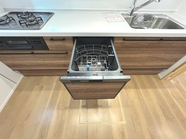 【キッチン】 | 春日市小倉4丁目1期　2号棟（全2棟）【仲介手数料無料・0円】 | 施工例。施工例は完成時と異なる場合があります。