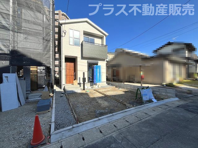 【外観】 | 春日市小倉4丁目1期　2号棟（全2棟）【仲介手数料無料・0円】 | 現地写真。同じ物件を見るなら、プラス不動産販売にお任せ下さい。