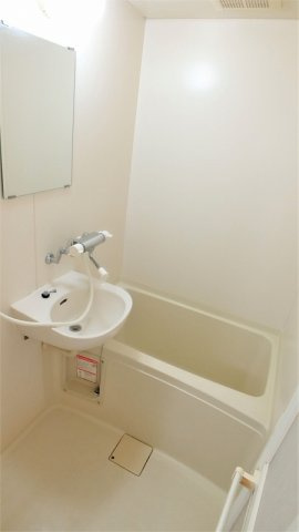 レオパレスベンデュールの浴室