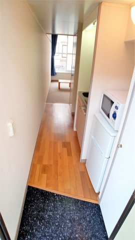 レオパレスベンデュールの玄関