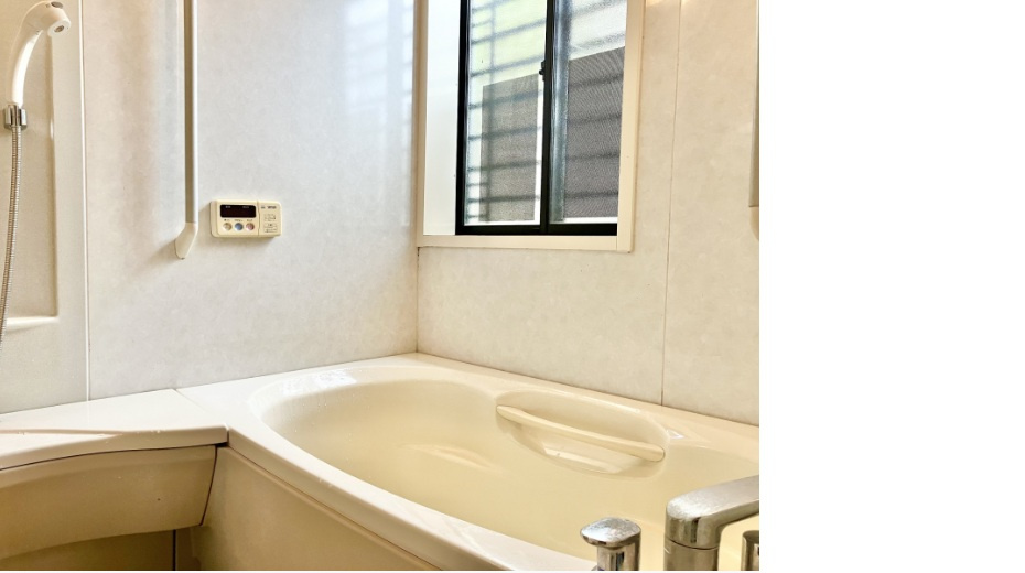 八代市松江町中古戸建ての浴室