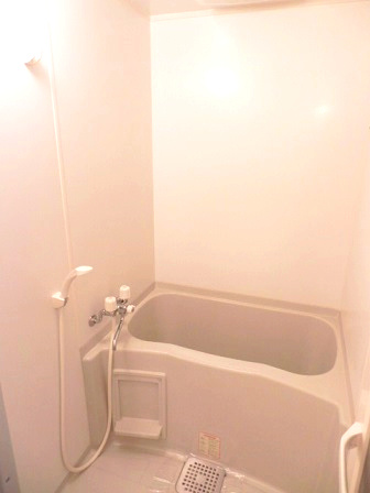 アンプルールブワ　セストの浴室