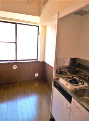 新宿区上落合３丁目のアパートの居間・リビング