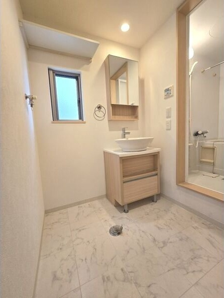 shiva apartmentの独立洗面台