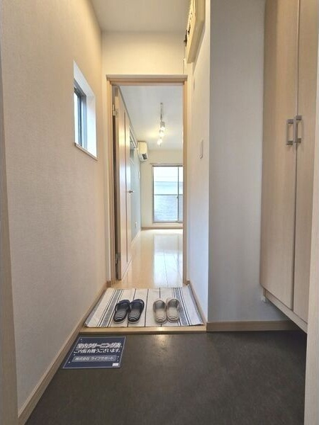 shiva apartmentの玄関