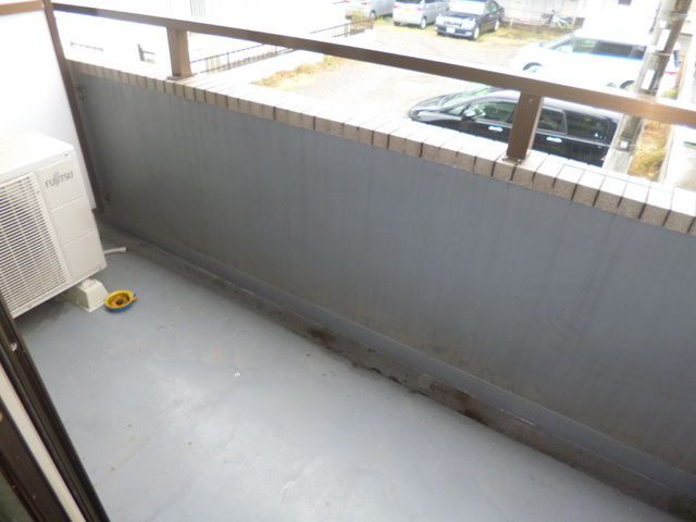 青柳ビルのバルコニー|奥行のあるバルコニーです！