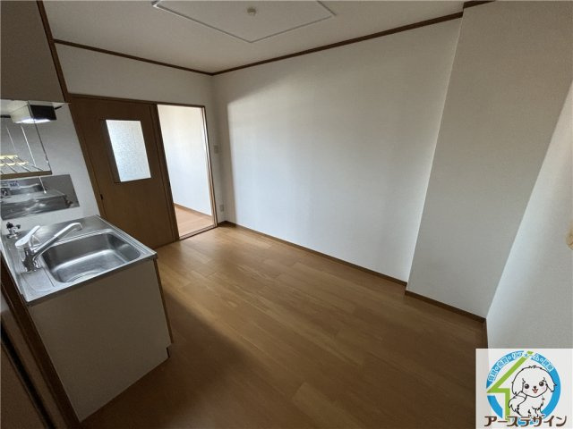 バージンブリッジの居間・リビング|※類似写真