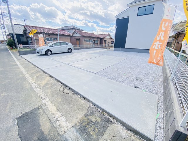 新築　前橋市幸塚町第３　Livele Garden.S　１号棟の駐車場|現地写真　駐車スペースは並列3台+３台分可能です！
