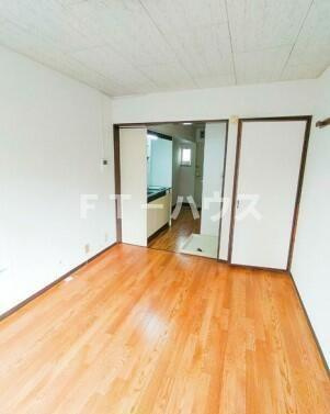 千葉市花見川区幕張町５丁目のアパートの居間・リビング