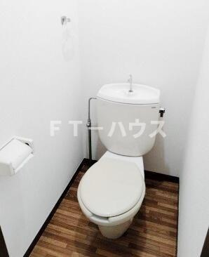 千葉市花見川区幕張町５丁目のアパートのトイレ