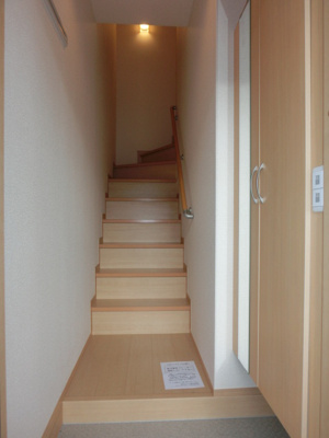 【玄関】 | ラッキーベルC | ラッキーベルB　玄関階段