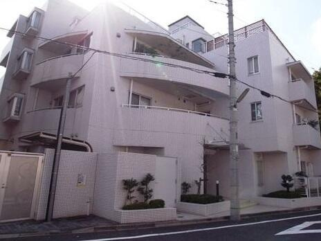 ＢＥＳｅＥＭ千歳船橋の外観|外壁タイル張りのデザイナーズマンション