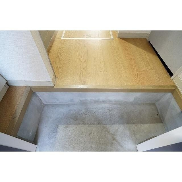 ディアス高野台の玄関