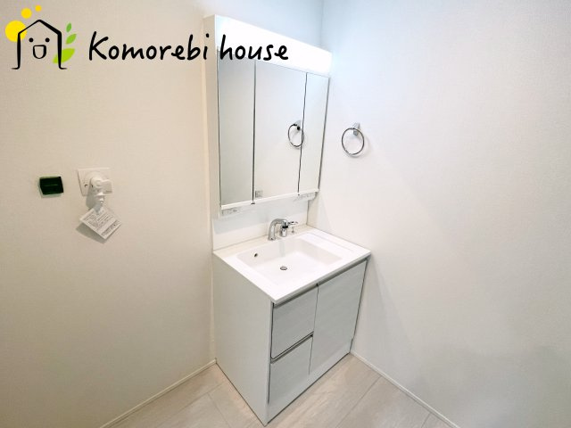 上尾市向山　11期　新築一戸建て　グラファーレ　01の独立洗面台|使いやすい独立洗面台です