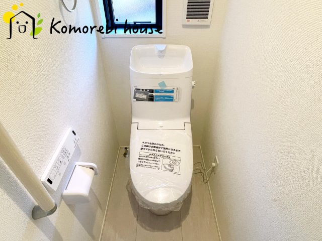 上尾市向山　11期　新築一戸建て　グラファーレ　01のトイレ|トイレもきれいです
