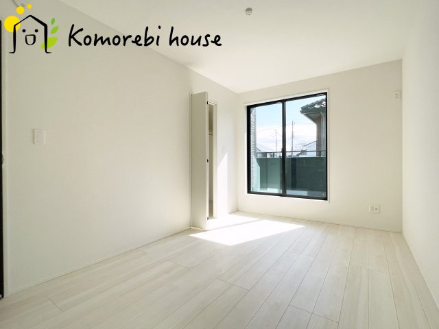 上尾市向山　11期　新築一戸建て　グラファーレ　01の寝室|広くて明るい寝室