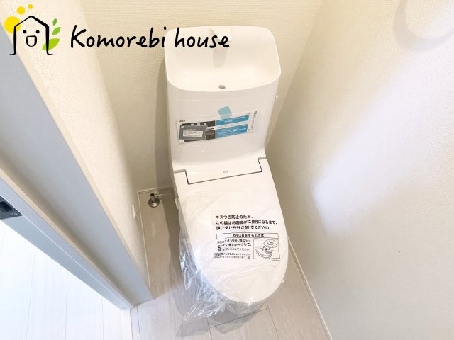 上尾市向山　11期　新築一戸建て　グラファーレ　01のトイレ|清潔感のあるトイレです