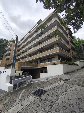 ロイヤルヒル神戸諏訪山の外観