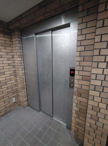 ロイヤルヒル神戸諏訪山のロビー