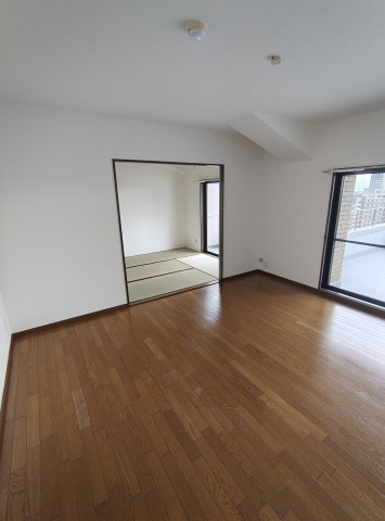 ロイヤルヒル神戸諏訪山の居間・リビング