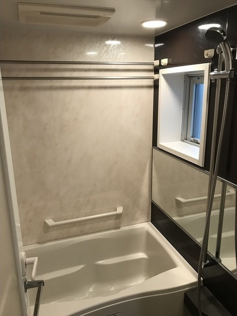 コンフォリア東池袋ＷＥＳＴの浴室