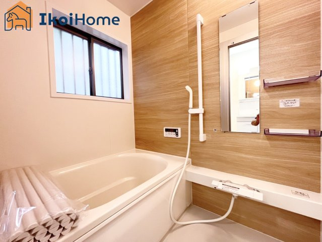 神戸市西区富士見が丘５丁目　中古戸建の浴室|【ホームページに現地動画掲載中】●年中無休：当日予約可●小窓ございますので通気・換気良好です。