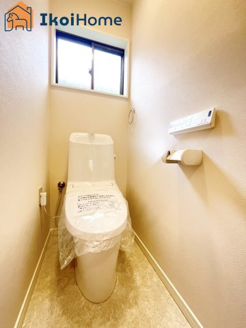 神戸市西区富士見が丘５丁目　中古戸建のトイレ|【ホームページに現地動画掲載中】●年中無休：当日予約可●トイレが2か所あるので夜中も安心です。