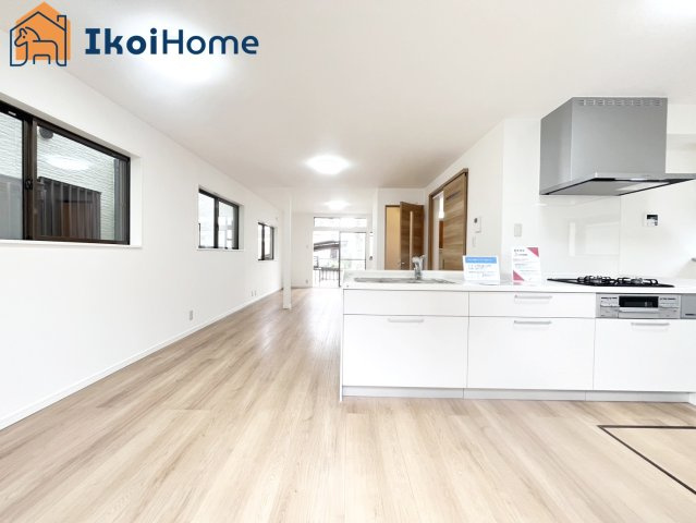 神戸市西区富士見が丘５丁目　中古戸建のキッチン|【ホームページに現地動画掲載中】●年中無休：当日予約可●人気の対面式のキッチンで明るく使いやすです！