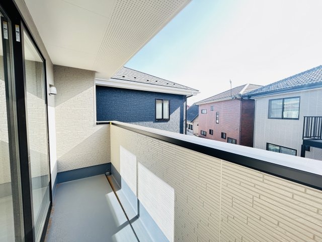 新築　伊勢崎市今泉町1期　1号棟のバルコニー|現地写真　日当たりの良いバルコニーは気持ちよく洗濯物が干せます♪							
							
					
　　