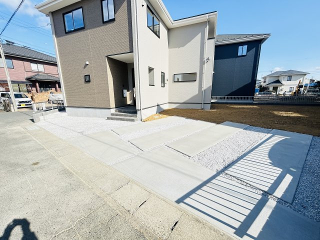 新築　伊勢崎市今泉町1期　1号棟の駐車場|現地写真　駐車スペースは並列2台分可能です！
