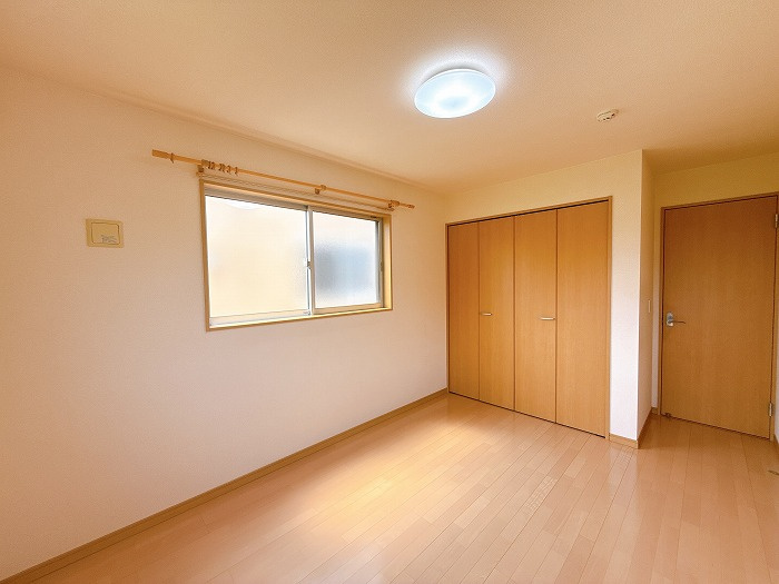 西尾市笹曽根町の洋室