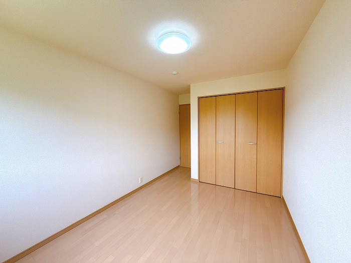 西尾市笹曽根町の洋室