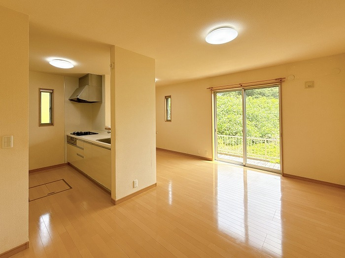 西尾市笹曽根町の居間・リビング