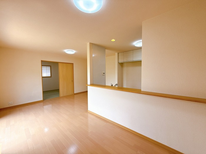 西尾市笹曽根町の居間・リビング