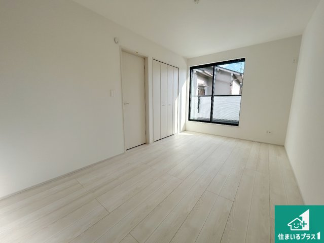 堺市中区福田　第2期　新築一戸建ての洋室|シンプルな洋室は、自分好みのインテリアが楽しめます♪ご家族とインテリアや家具を選びに行くのは新築購入時の醍醐味の一つです。ぜひお楽しみください♪