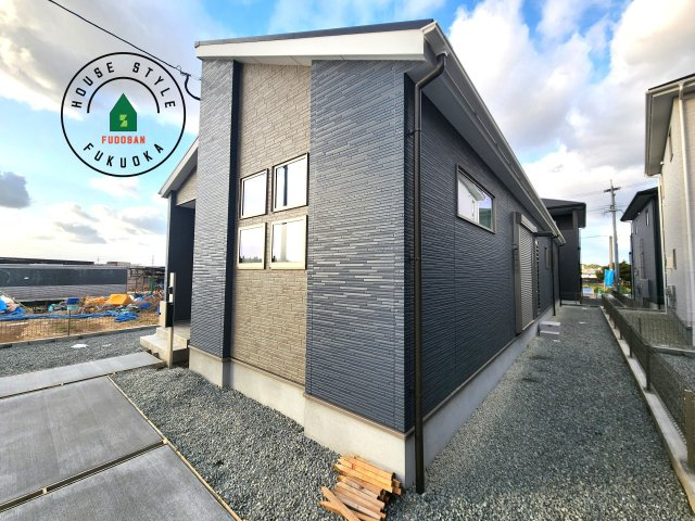 古賀市久保第2-7棟（2号棟）の前面道路含む現地写真|見学の時間などお気軽にお問い合わせ下さい。