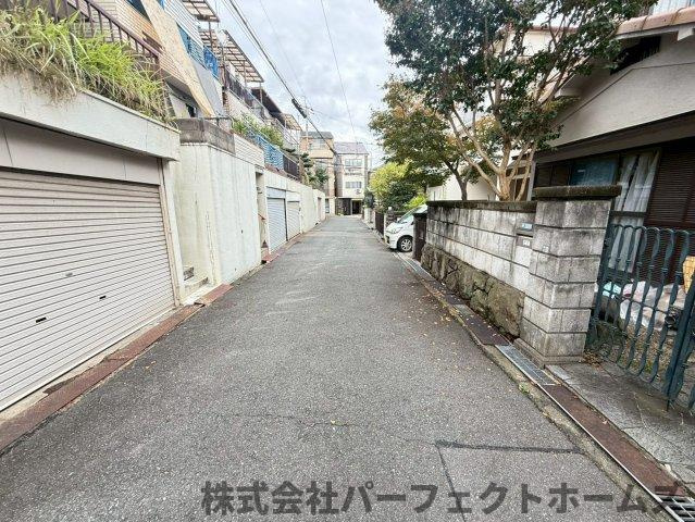 【前面道路含む現地写真】の画像