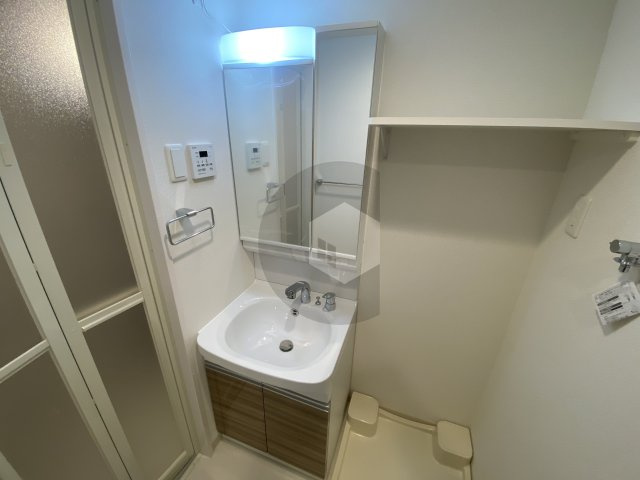 フォーリアライズ大阪ミッテの独立洗面台