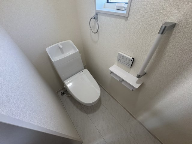 小野市黒川町　築浅中古住宅のトイレ