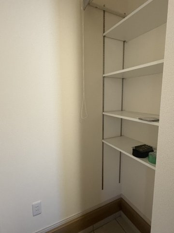 小野市黒川町　築浅中古住宅の収納